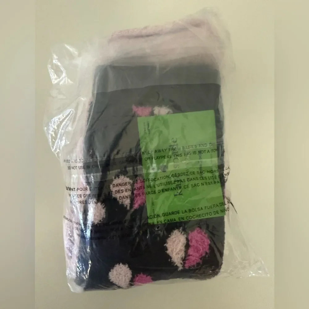 Kate Spade Valentine's Day Cozy Fuzzy Home Socks 2 Pack Black Pink Multi NWT